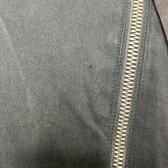 Lululemon Soft Summer Black Asymmetrical Zip Lightweight Vent Jacket NO SIZE - Picture 4 of 8